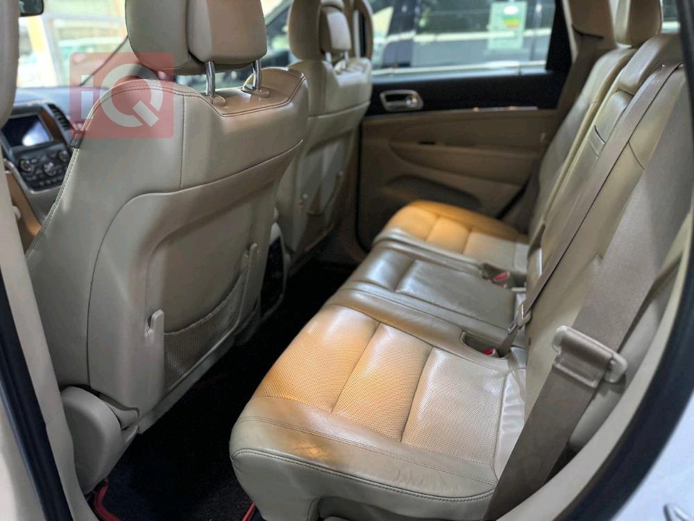 جیپ گراند شیرۆکی